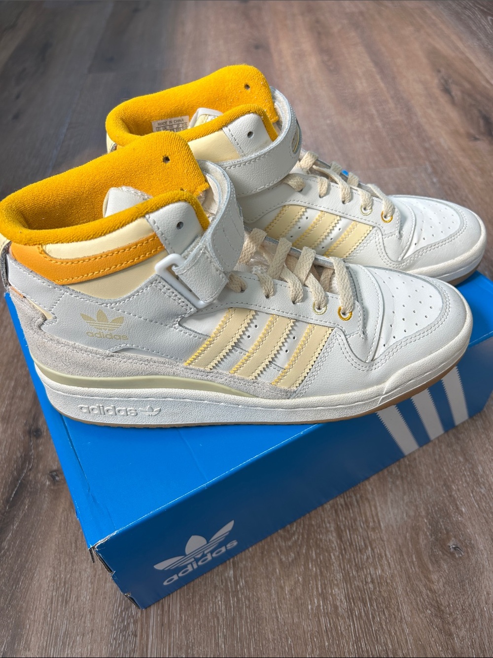adidas Juniors Mid-top Sneakers in White and Yellow Accent
